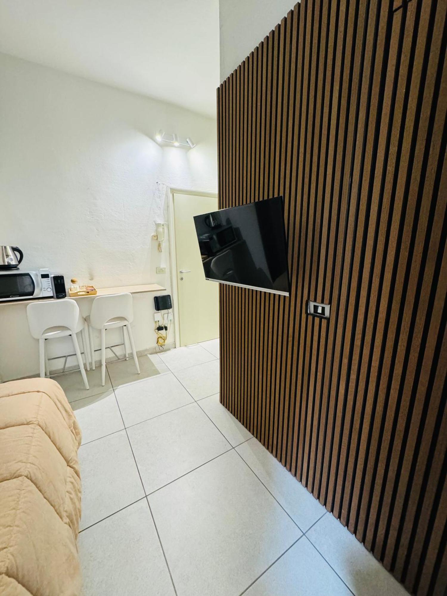 Tiny & Cosy Studio Flat In Como Buitenkant foto